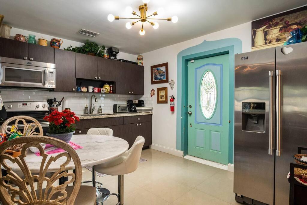 Tropical Pool Luxury Home Best Location Beaches Restaurant Hard Rock Fun Hallandale Beach Exterior photo